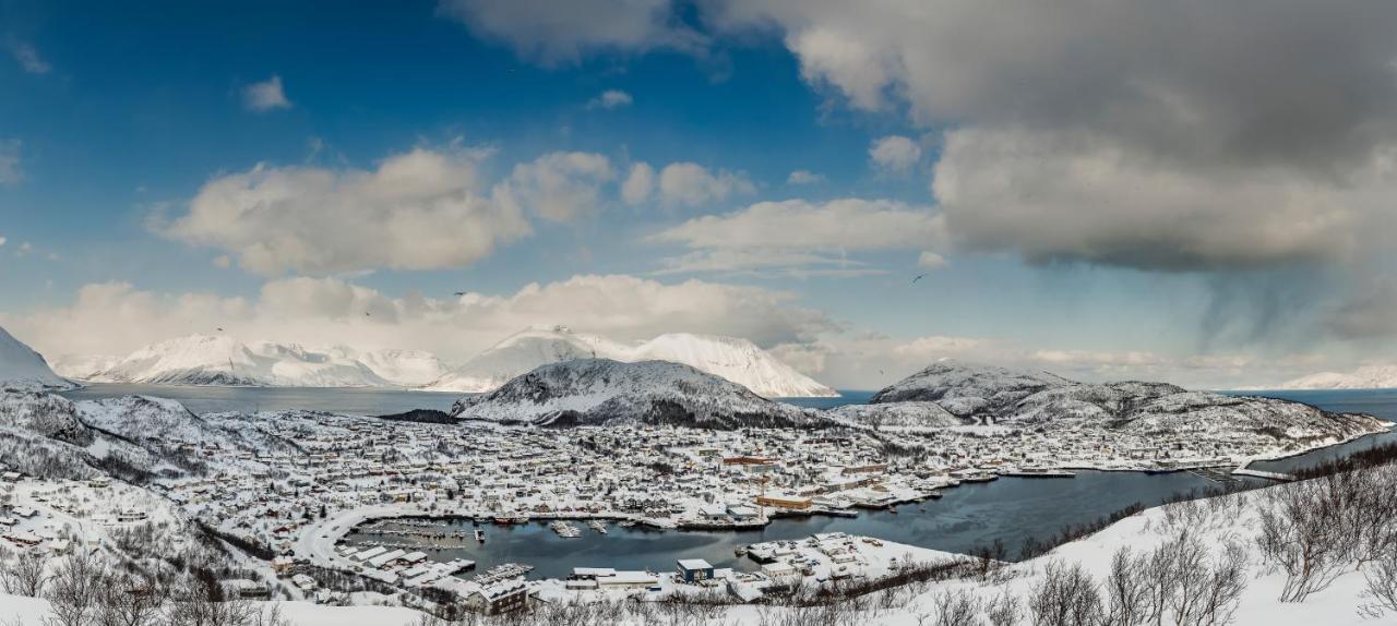 Pa Hjornet Gjestehus Skjervoy ภายนอก รูปภาพ